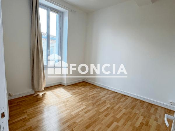 Location Appartement 2 pièces 43.04 m² - 32 RUE JULES GUESDE Bordeaux 33000
