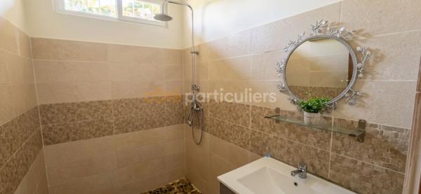 Vente
                Maison112 m² - 4 Pièces -
                    LES ABYMES (97139)
