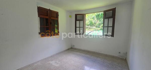 Vente
                Maison112 m² - 4 Pièces -
                    LES ABYMES (97139)
