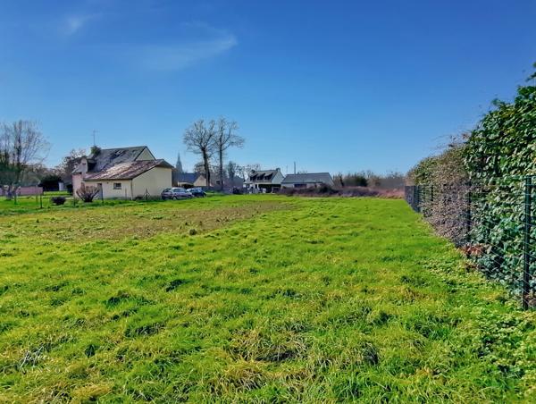 Terrain constructible viabilisé au bourg de Saint-Guyomard