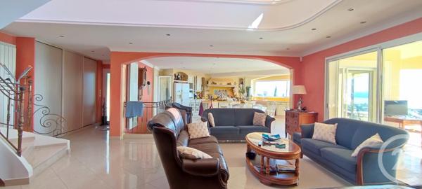 Maison à vendre  8 pièces - 330 m2 ROQUEBRUNE SUR ARGENS - 83