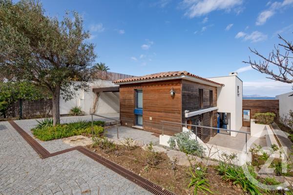 Maison à vendre  5 pièces - 134,70 m2 STE MAXIME - 83