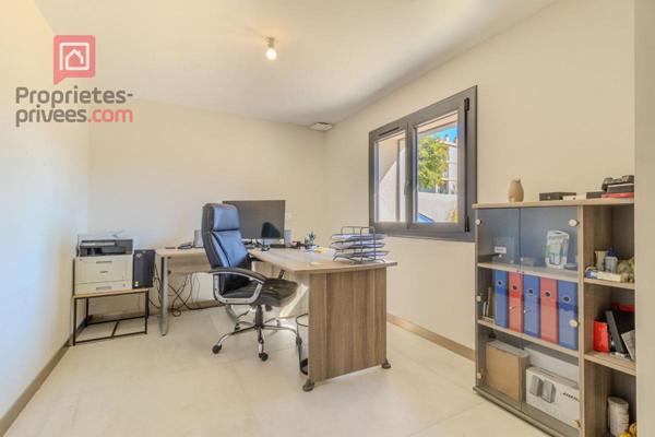 Maison Vedène 7 pièce(s) 170 m2 terrain 650m2 AVEC PISCINE