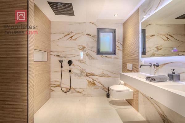 Maison Vedène 7 pièce(s) 170 m2 terrain 650m2 AVEC PISCINE