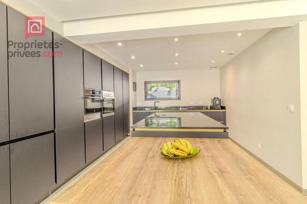 Maison Vedène 7 pièce(s) 170 m2 terrain 650m2 AVEC PISCINE