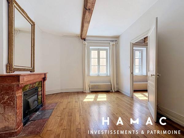 Maison de 260m2 - 1000m2 de terrain - Stationnement