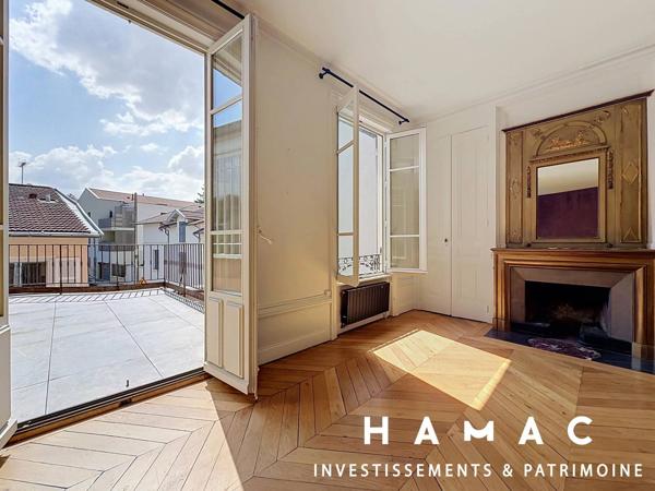 Maison de 260m2 - 1000m2 de terrain - Stationnement
