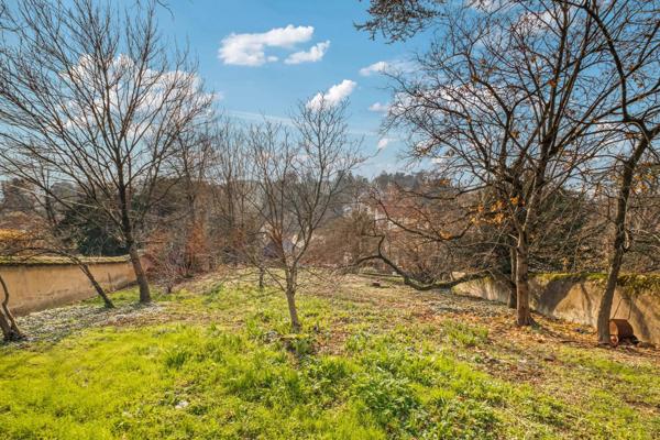Maison de 260m2 - 1000m2 de terrain - Stationnement