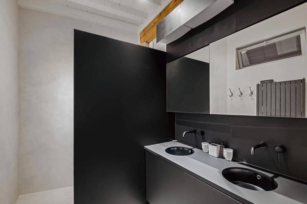 Maison de 260m2 - 1000m2 de terrain - Stationnement