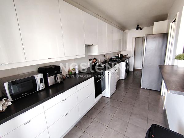 A VENDRE MONTIGNY LE BX LES PRES BEAU 8 PIECES DE 153m² EN DERNIER ETAGE AVEC ASCENSEUR