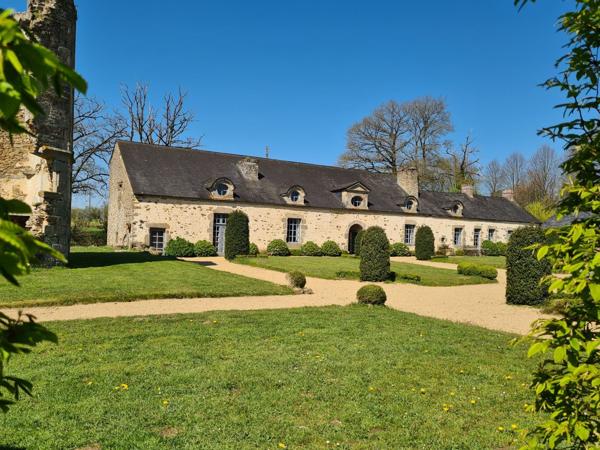 Lieu insolite chargé d'histoire... ruines et vestiges historiques !