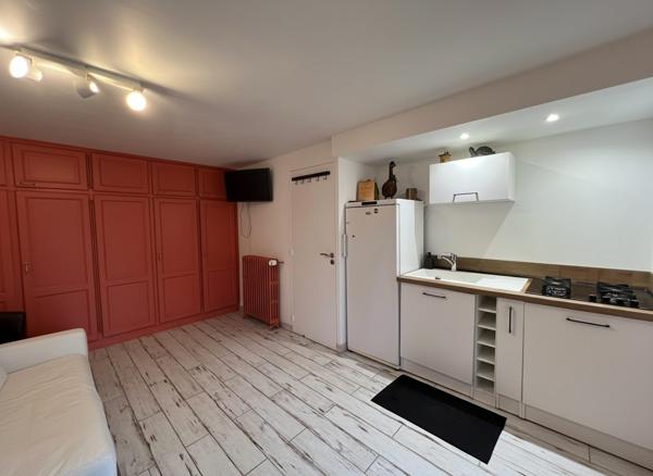 À vendre - Maison mitoyenne 1 côté, 6 pièces située à Saint-Cyr-sur-Loire (37540)