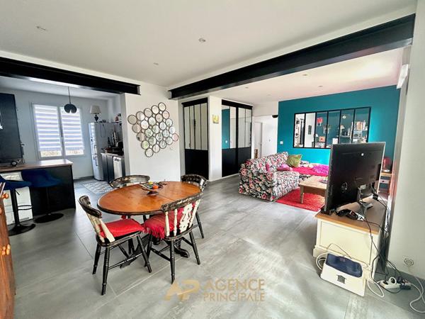 Maison de plain-pied rénovée - 2 chambres - jardin avec spa - environnement calme €570 625 ** - Référence MR691D1