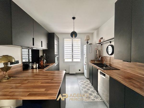 Maison de plain-pied rénovée - 2 chambres - jardin avec spa - environnement calme €570 625 ** - Référence MR691D1