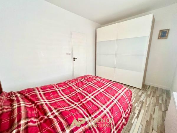 Maison de plain-pied rénovée - 2 chambres - jardin avec spa - environnement calme €570 625 ** - Référence MR691D1