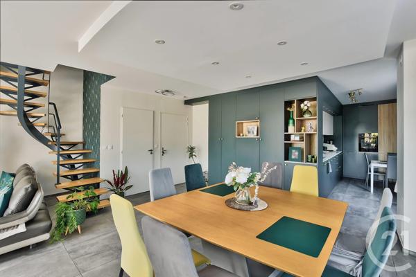 Appartement Duplex à vendre  5 pièces - 96 m2 NEUVILLE SUR SAONE - 69