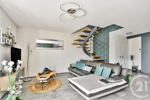 Appartement Duplex à vendre  5 pièces - 96 m2 NEUVILLE SUR SAONE - 69