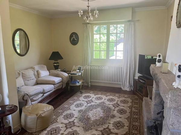 Vente                                                      Maison
                        
                     6 pièces                      132 m2                     à Plœuc-l'Hermitage