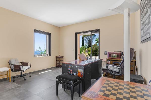 Vente Maison contemporaine Anthéor 4 Pièces 218 m²