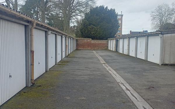 Stationnement à louer