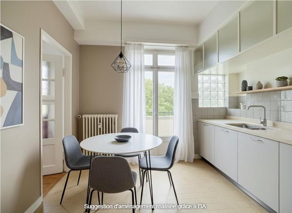 Appartement de caractère 105 m² - Double réception - Balcon - Boulevard d'Anvers
