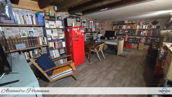 Maison avec fort potentiel commercial et habitation – Emplacement stratégique – Jardin 330 m² AYTRE (17)