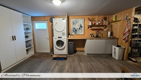 Maison avec fort potentiel commercial et habitation – Emplacement stratégique – Jardin 330 m² AYTRE (17)