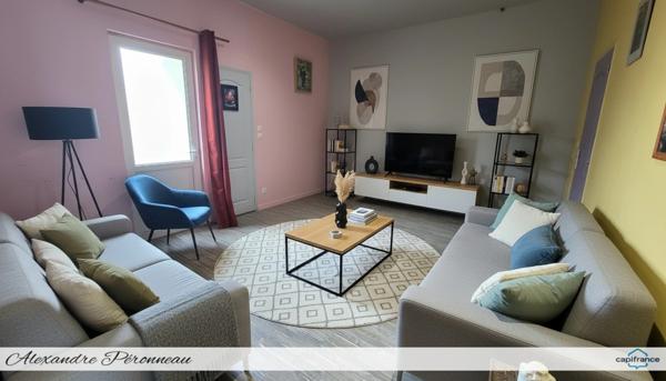 Maison avec fort potentiel commercial et habitation – Emplacement stratégique – Jardin 330 m² AYTRE (17)