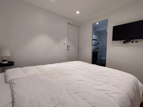 Maison de caractère (5 pièces), entièrement rénovée, quartier prisé du passage