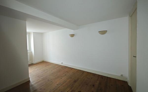 Maison à louer    3 pièces • 53,88 m2 Aiguefonde