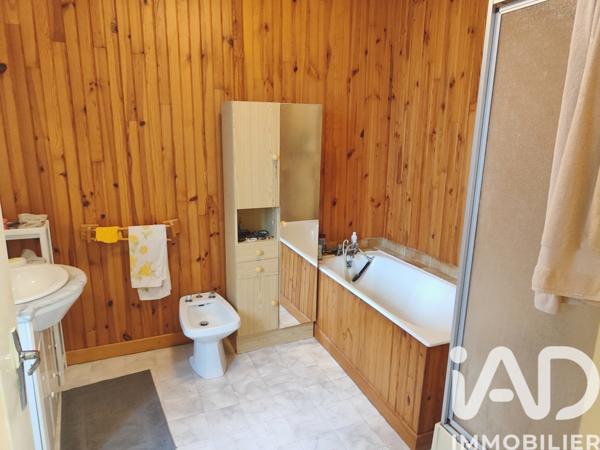 Maison à vendre 8 pièces 235 m² Terres-de-Haute-Charente