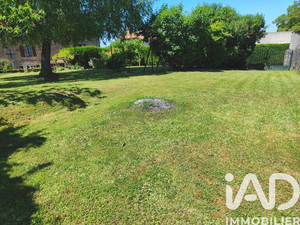 Maison à vendre 8 pièces 235 m² Terres-de-Haute-Charente