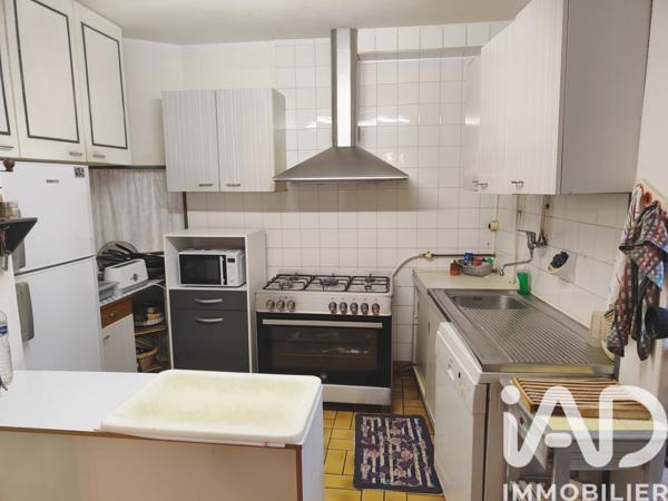 Maison à vendre 8 pièces 235 m² Terres-de-Haute-Charente