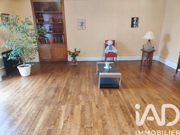 Maison à vendre 8 pièces 235 m² Terres-de-Haute-Charente