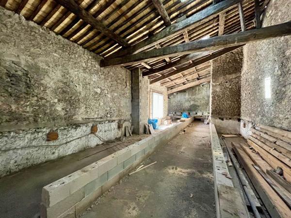 Immeuble à vendre |  Gignac |  242 m²