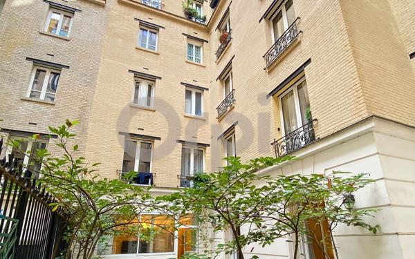 Appartement à vendre    3 pièces • 75,65 m2 Paris 20