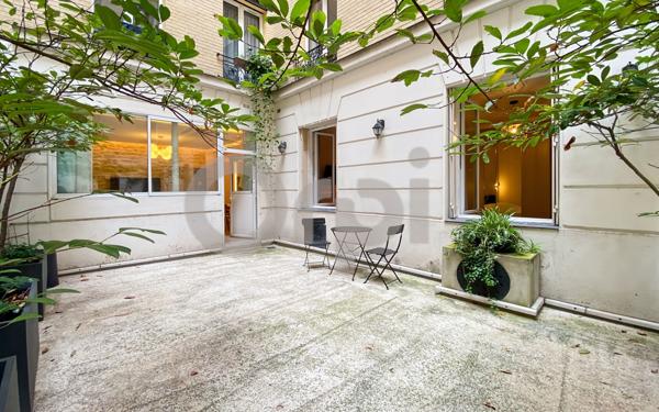 Appartement à vendre    3 pièces • 75,65 m2 Paris 20