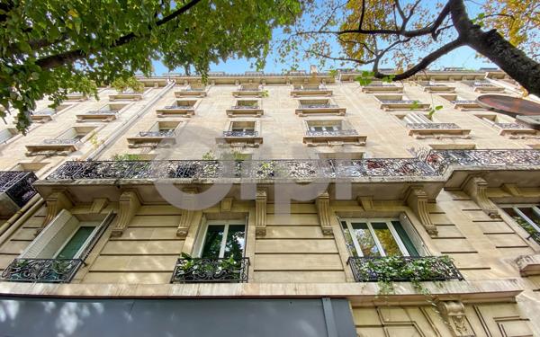 Appartement à vendre    3 pièces • 75,65 m2 Paris 20