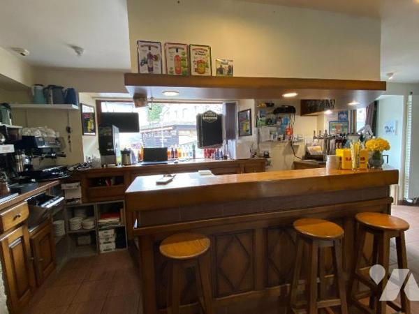 A vendre, au coeur de la vallée du Mars, au Falgoux (CANTAL), au centre d'un village dynamique ...