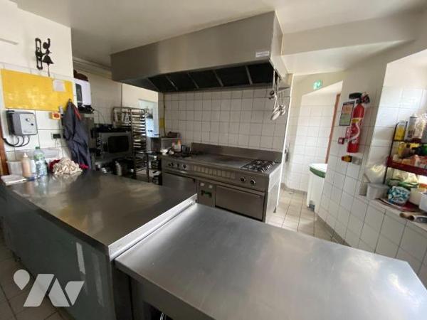 A vendre, au coeur de la vallée du Mars, au Falgoux (CANTAL), au centre d'un village dynamique ...