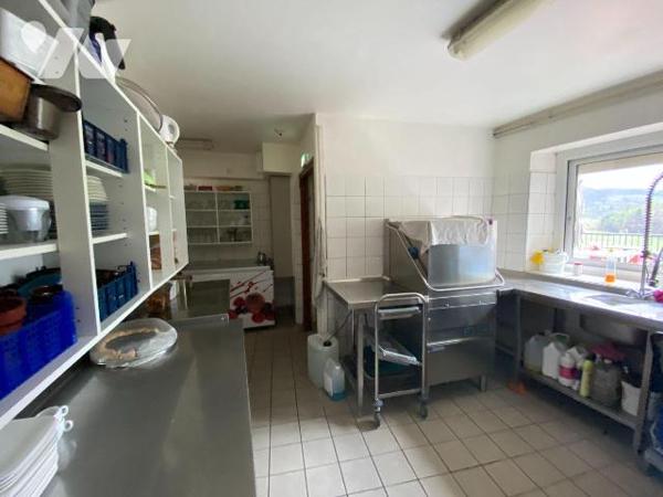 A vendre, au coeur de la vallée du Mars, au Falgoux (CANTAL), au centre d'un village dynamique ...