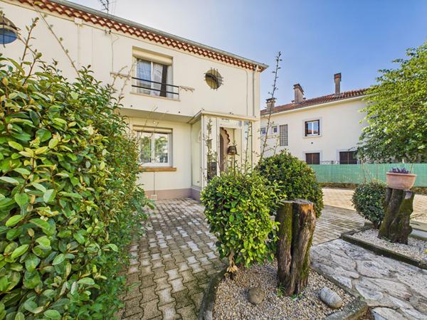 Maison avec garage et cave. Idéal investisseurs ou primo-accédants