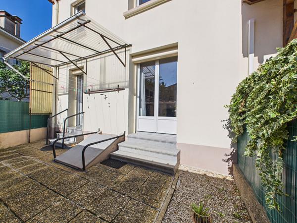 Maison avec garage et cave. Idéal investisseurs ou primo-accédants