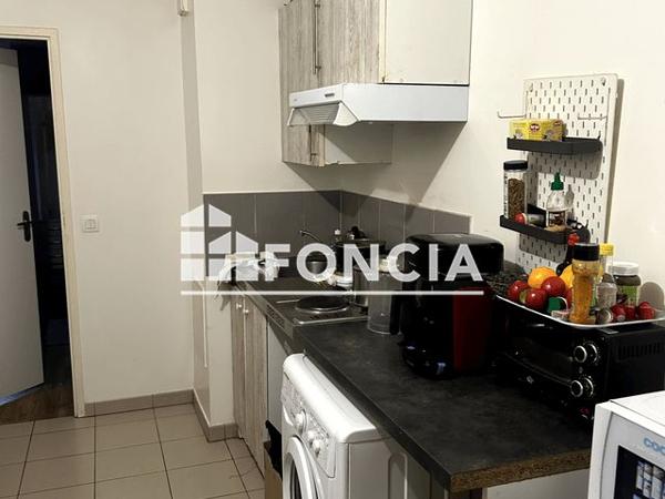 À vendre Studio 27.6 m² - Evry 91000