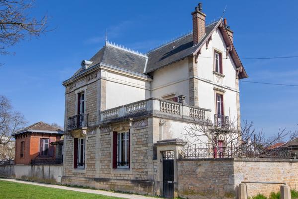 Vente Maison de luxe Dijon 8 Pièces 250 m²