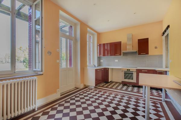 Vente Maison de luxe Dijon 8 Pièces 250 m²