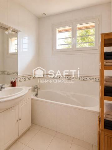 Chambly quartier Piscine - 3 ch (4-5 possible)