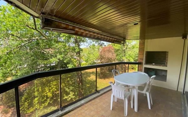 Appartement à louer    3 pièces • 82 m2 Bordeaux