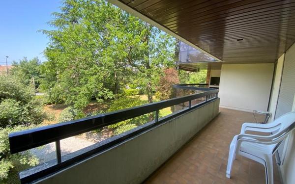 Appartement à louer    3 pièces • 82 m2 Bordeaux