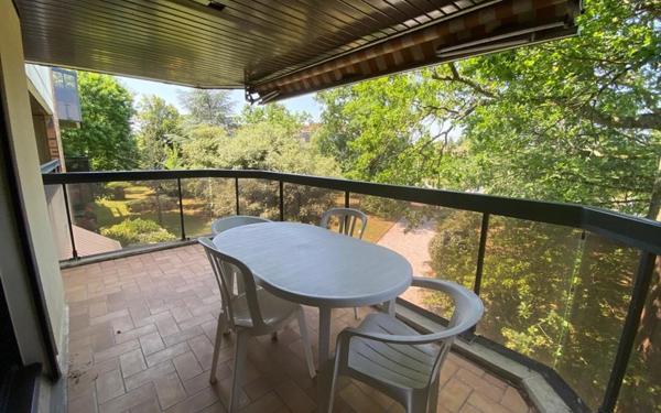 Appartement à louer    3 pièces • 82 m2 Bordeaux